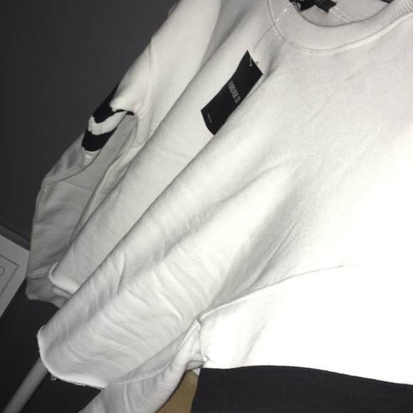 Forever 21 white crop top - Picture 2 of 4